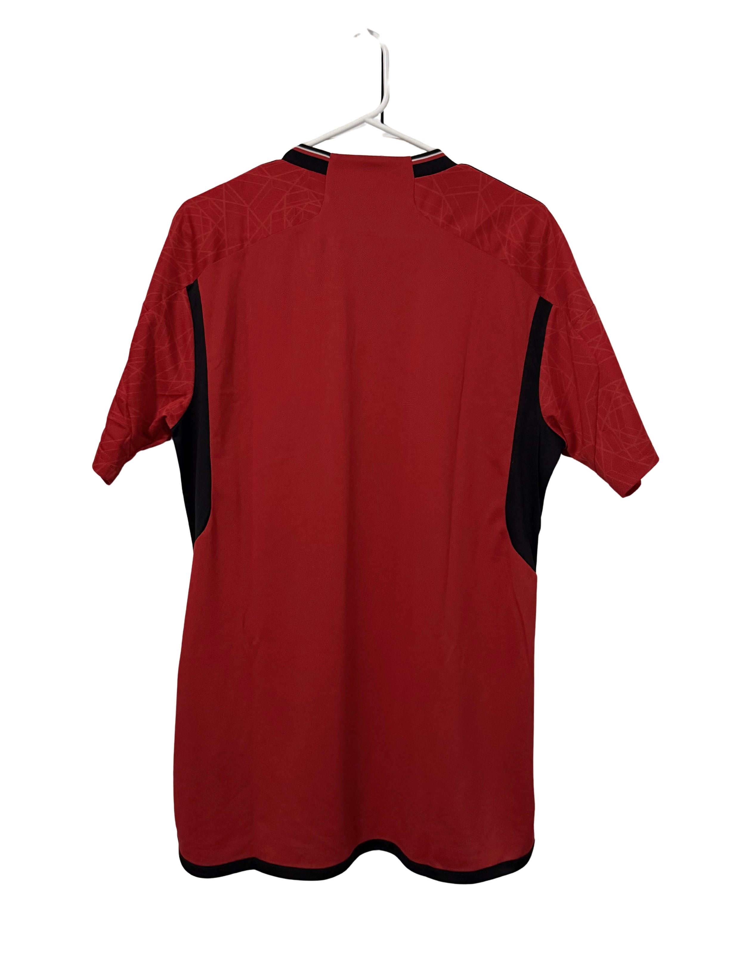 Manchester United 2023-24 Home jersey (L) BNWT
