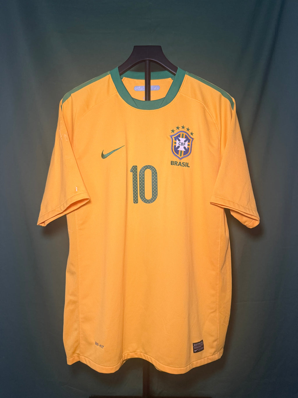 Brazil 2010 Kaka #10 Home jersey (L)