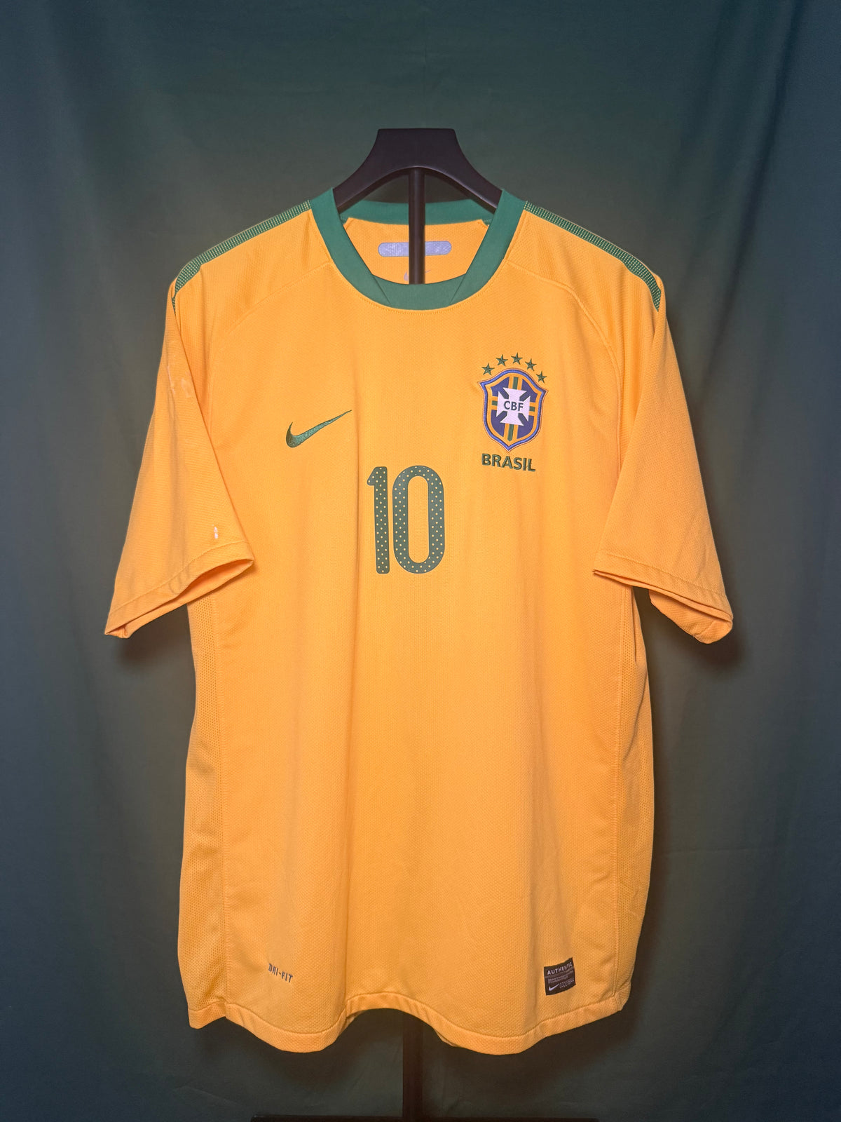 Brazil 2010 Kaka #10 Home jersey (L)