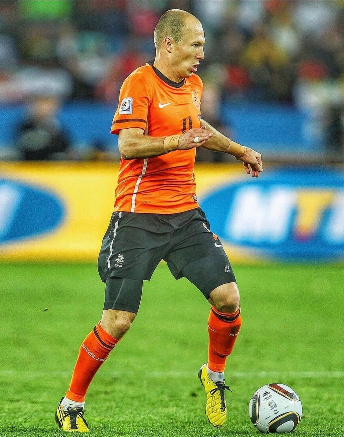 Netherlands 2010 Robben #11 Home jersey (M)