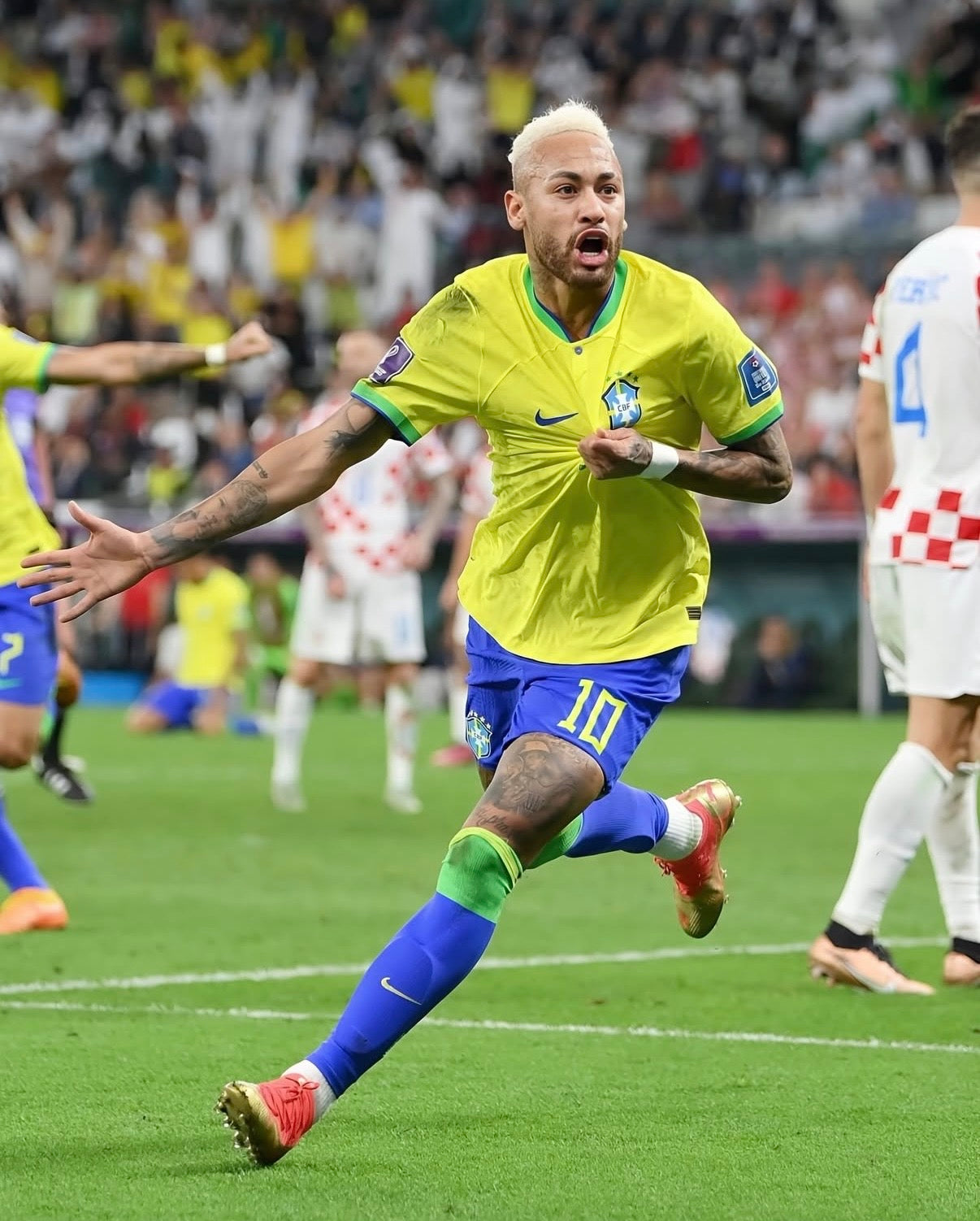 Brazil 2022 Home jersey (L) BNWT